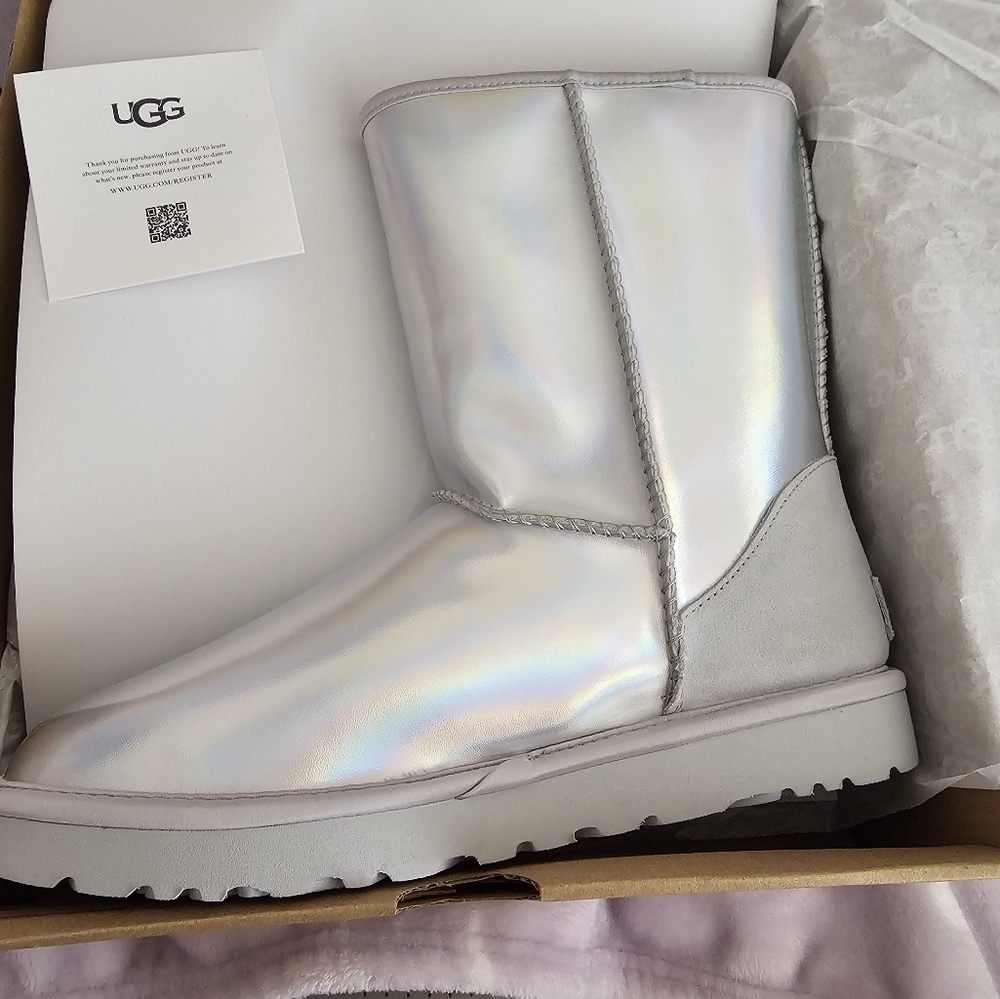 NIB UGG STUNNING IRIDESCENT COLOR!!! SIZE 8 WOMEN - Picture 9 of 12